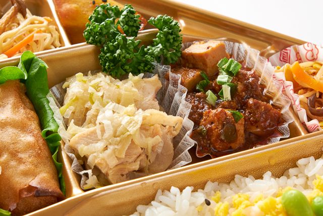 吉祥中華 結-musubi-（岩槻店）-【Wメイン】蒸し鶏葱ソース＆麻婆豆腐弁当【白飯】