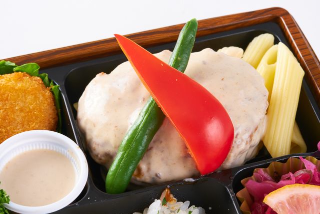 WERK―街の洋食―（東京店）-芳醇ポルチーニクリームハンバーグ ＆ 蟹クリームコロッケ