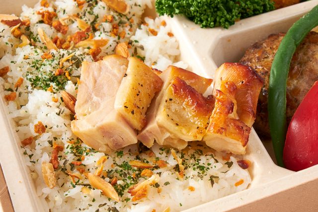 Kitchen Palette（東京店）-本格ハンバーグとジューシーチキンステーキ弁当【白米】