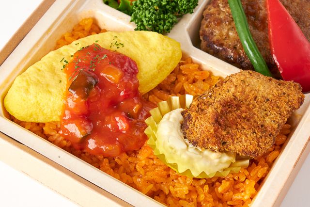 Kitchen Palette（東京店）-とろとろ卵のオムライスと白身魚の香草パン粉焼き弁当
