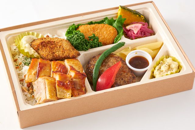 Kitchen Palette（東京店）-本格ハンバーグとWチキン＆白身魚のプレミアム弁当【白米】