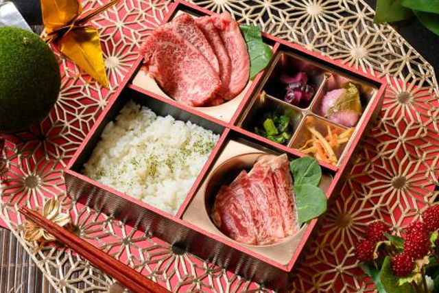 和牛弁当匠-takumi--近江牛カルビとサーロインの2種御膳