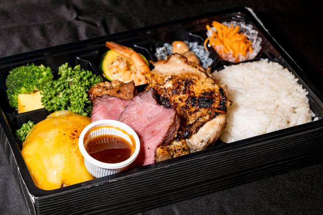 B.B.Q KIMURA Steak＆Grill（名古屋店）-コルビージャックチーズバーグ＆サーロインステーキ＆若鶏グリル＆スパイシーBBQ弁当
