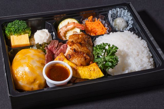 B.B.Q KIMURA Steak＆Grill（名古屋店）-コルビージャックチーズハンバーグ＆タンドリーBBQチキン＆牛ハラミ