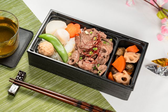 スキヤキトオニク「肉べゑ」(久留米店）-【熨斗対応可】牛カルビ焼肉弁当