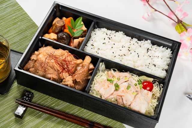スキヤキトオニク「肉べゑ」(久留米店）-【熨斗対応可】国産トモバラ牛すきと豚しゃぶの肉盛り弁当【上】
