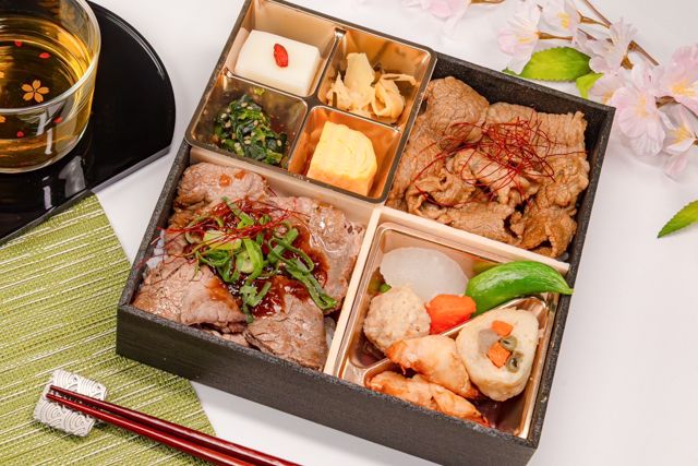スキヤキトオニク「肉べゑ」(久留米店）-【熨斗対応可】牛すきと和牛カルビ焼肉合盛り御膳