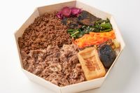 カネ吉山本（東京店）-〜仁〜 特選近江牛焼き肉と黒毛和牛そぼろ煮 八角重
