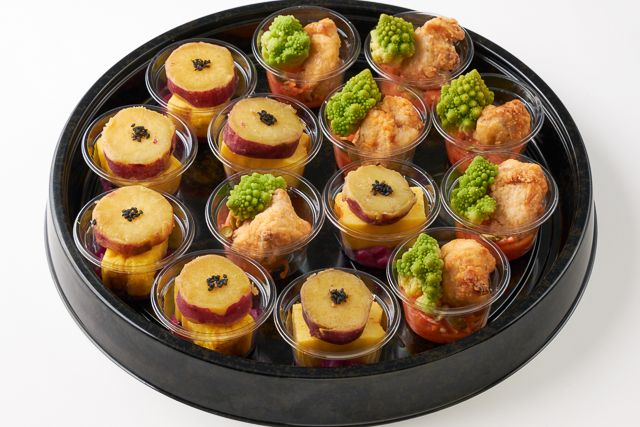 カネ吉山本 オードブル（東京店）-鶏むね肉唐揚＆サツマイモの甘露煮と玉子焼き