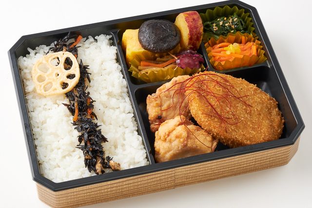 ころっち（東京店）-国産野菜のビーフコロッケ＆ 鶏むね唐揚げの贅沢弁当【お茶付】