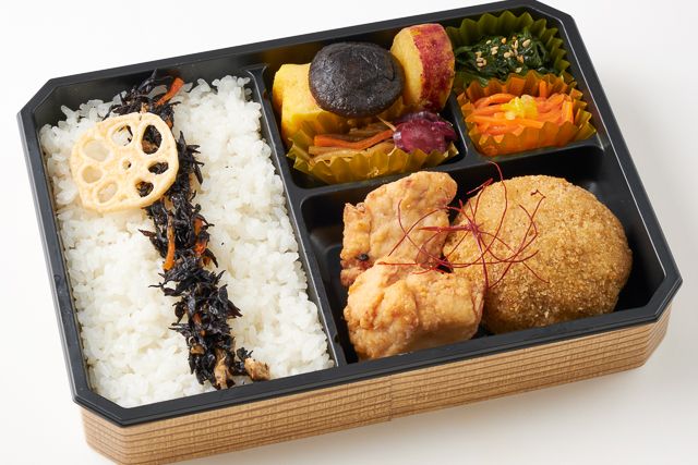 ころっち（東京店）-和牛ミンチカツ ＆ 鶏むね唐揚げの贅沢弁当【お茶付】