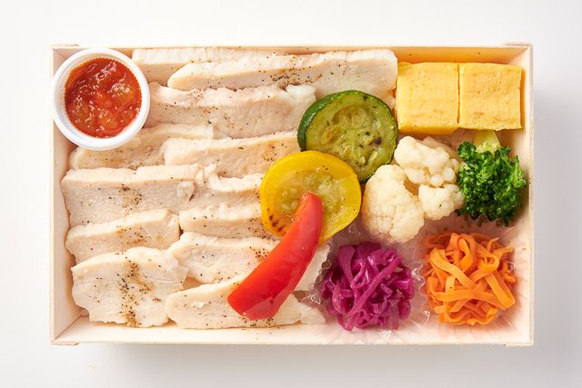 TOTONOE+（トトノエプラス）（東京店）-アマニ鶏のスチームチキン〜たっぷり野菜ラタトゥイユソース〜