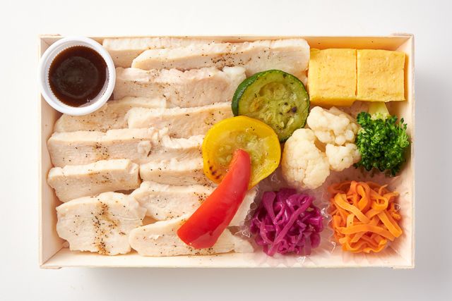 TOTONOE+（トトノエプラス）（東京店）-アマニ鶏のスチームチキン〜シャリアピンソース〜