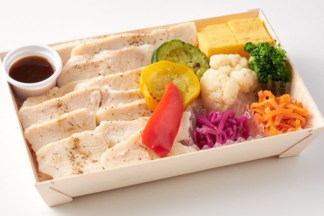 TOTONOE+（トトノエプラス）（東京店）-アマニ鶏のスチームチキン〜シャリアピンソース〜