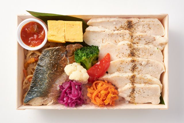 TOTONOE+（トトノエプラス）（東京店）-アマニ鶏のスチームチキン〜野菜のラタトゥイユソース〜＆国産さば塩焼き