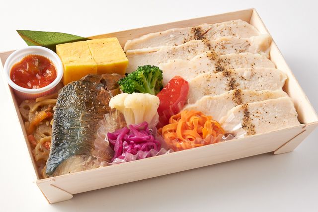 TOTONOE+（トトノエプラス）（東京店）-アマニ鶏のスチームチキン〜野菜のラタトゥイユソース〜＆国産さば塩焼き