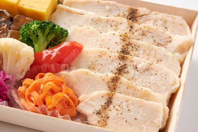 TOTONOE+（トトノエプラス）（東京店）-アマニ鶏のスチームチキン〜香味ソース〜＆国産さば塩焼き