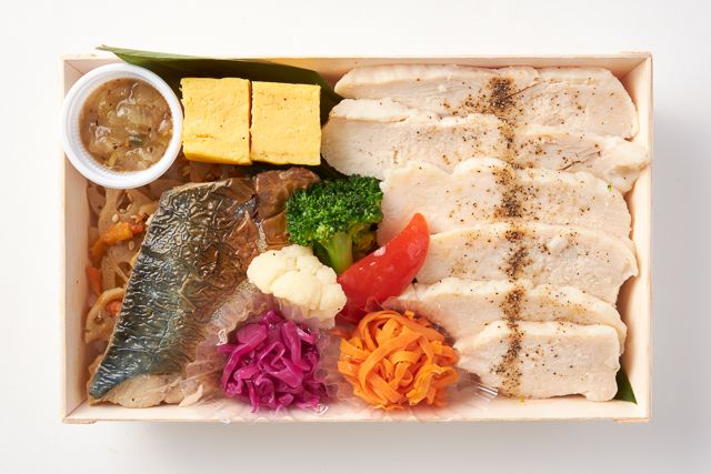 TOTONOE+（トトノエプラス）（東京店）-アマニ鶏のスチームチキン〜香味ソース〜＆国産さば塩焼き