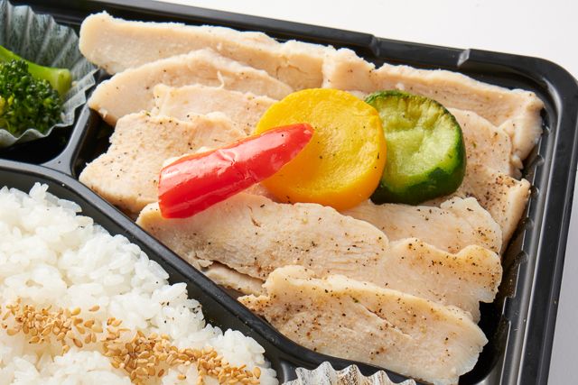 頂飯-ITADAKIMESHI-（東京店）-アマニ鶏の蒸し焼き 塩胡椒