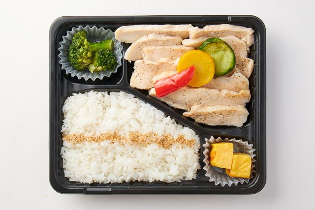 頂飯-ITADAKIMESHI-（東京店）-アマニ鶏の蒸し焼き 塩胡椒