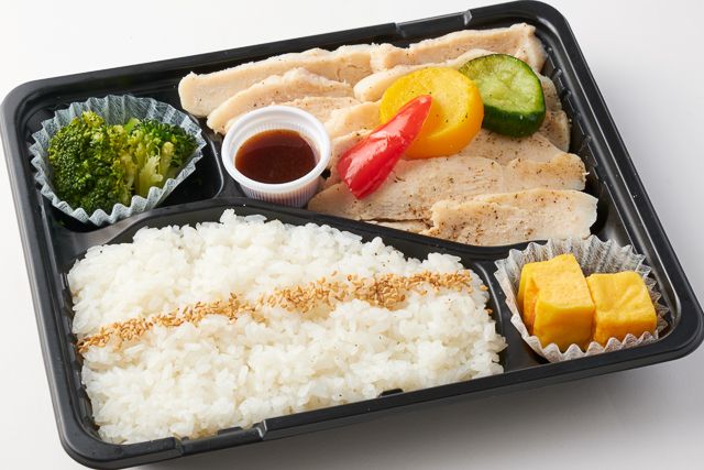 頂飯-ITADAKIMESHI-（東京店）-アマニ鶏の蒸し焼き シャリアピンソース