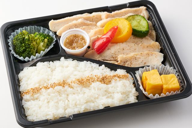 頂飯-ITADAKIMESHI-（東京店）-アマニ鶏の蒸し焼き ネギ塩だれ