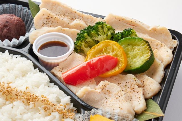頂飯-ITADAKIMESHI-（東京店）-おはぎ付き アマニ鶏の蒸し焼き シャリアピンソース