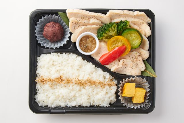 頂飯-ITADAKIMESHI-（東京店）-おはぎ付き アマニ鶏の蒸し焼き ネギ塩だれ