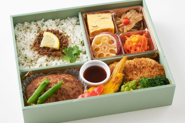 TABLE MOTHER（東京店）-【山】白身魚香草パン粉焼き＆ハンバーグ～シャリアピンソース～