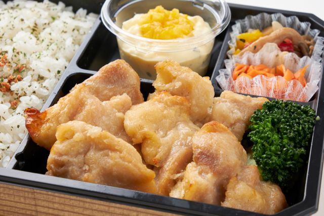 たるたる（東京店）-鶏モモ肉の塩麹焼き 柚子たるたるソース