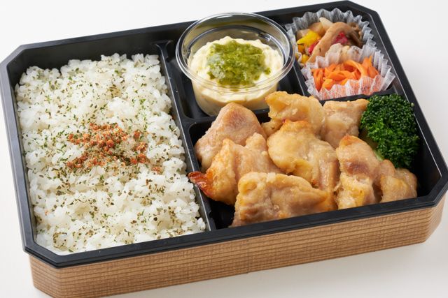 たるたる（東京店）-鶏モモ肉の塩麹焼き バジルたるたるソース