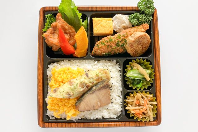 KURA-SHINO kitchen（岩槻店）-いろどり-ぶりの照り焼きと若鶏のからあげ-
