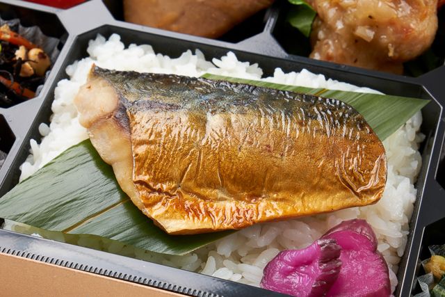 季のいろ-tokinoiro-（東京店）-山吹-鯖の塩焼きとねぎ塩チキン御膳-
