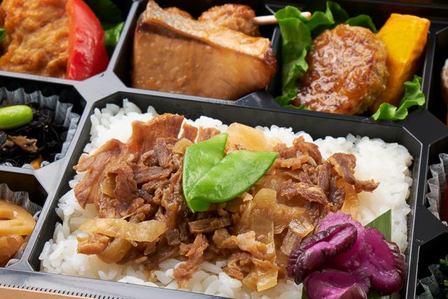 季のいろ-tokinoiro-（東京店）-群青-国産牛のすき焼きとぶりの照り焼き御膳-