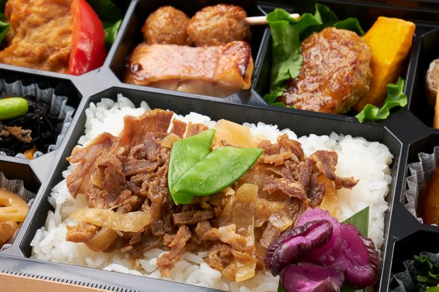 季のいろ-tokinoiro-（東京店）-群青-国産牛のすき焼きと赤魚の西京焼き御膳-