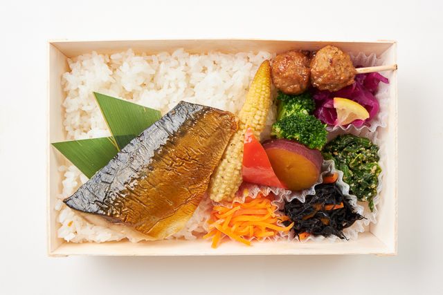 B.LOGIC（東京店）-鯖の塩焼きと彩りバランスBOX（白米）