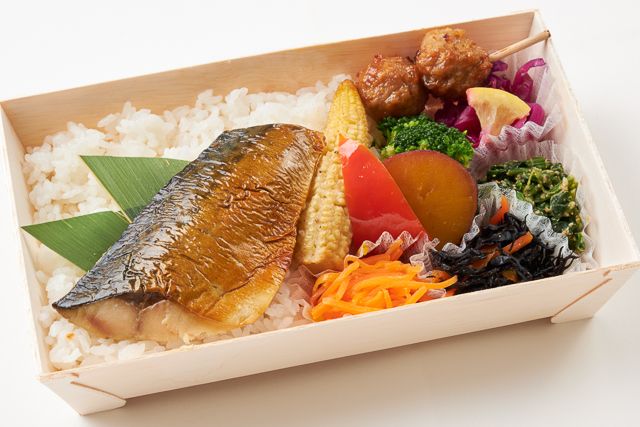 B.LOGIC（東京店）-鯖の塩焼きと彩りバランスBOX（白米）