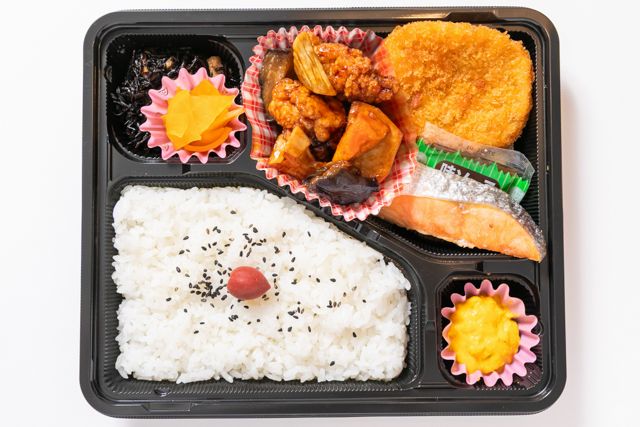 味いち-サーモンの塩焼き弁当