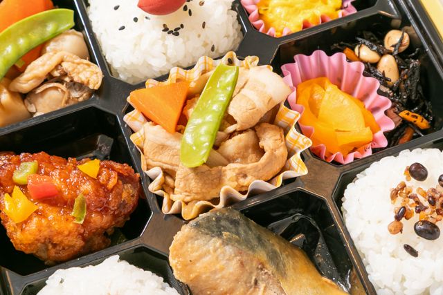 味いち-彩り9升肉じゃが弁当