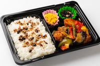 味いち健美-【25品目とたんぱく質が摂れる】豚根菜黒酢あん弁当