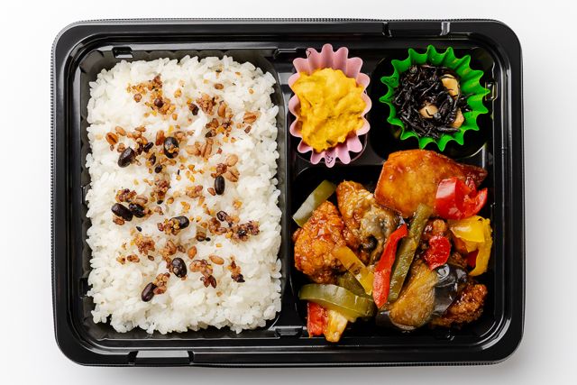 味いち健美-【25品目とたんぱく質が摂れる】豚根菜黒酢あん弁当