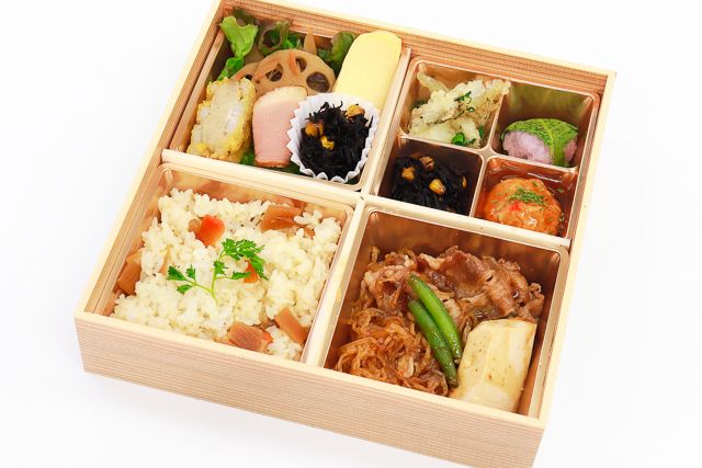 和食みつ留（大阪店）-季節の炊き込みご飯とすき焼き御膳