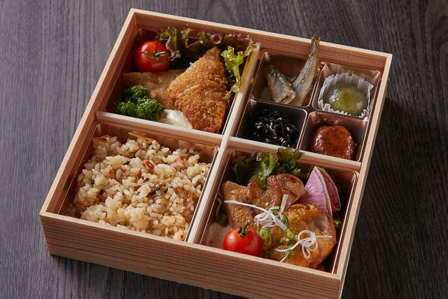和食みつ留（札幌店）-季節の炊き込みご飯と鶏の照り焼き御膳