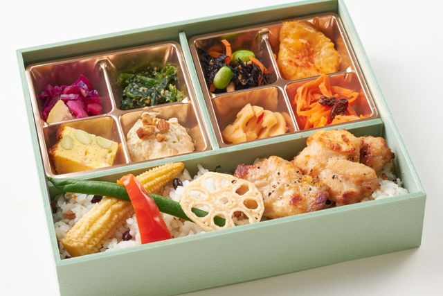 Gemma［ジェンマ］（東京店）-塩麹チキンと厳選8種の旬彩デリ（雑穀米）
