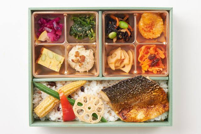 Gemma［ジェンマ］（東京店）-焼き塩鯖と厳選8種の旬彩デリ（雑穀米）