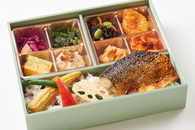 Gemma［ジェンマ］（東京店）-焼き塩鯖と厳選8種の旬彩デリ（雑穀米）