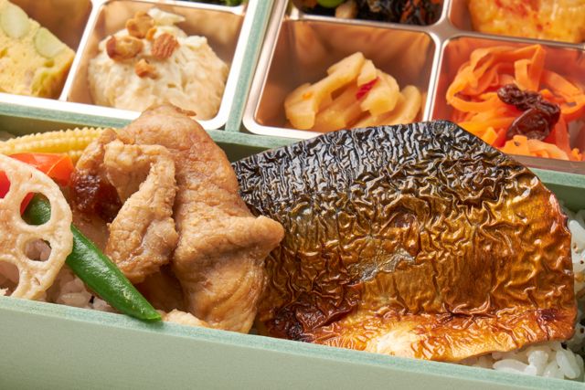 Gemma［ジェンマ］（東京店）-ポークジンジャー・焼き塩鯖と厳選8種の旬彩デリ