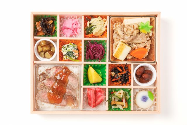 麻布 四季彩堂-【熨斗対応可】牛ロースステーキ重と牛すき焼きの十二彩折詰