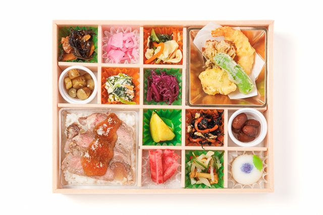 麻布 四季彩堂-【熨斗対応可】牛ロースステーキ重と天麩羅の十二彩折詰
