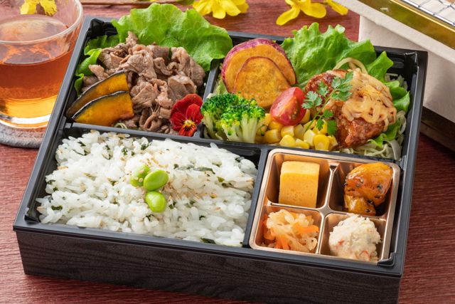 氷見 牛屋（京都店）-渓〜氷見牛焼肉とチーズハンバーグ〜（わかめご飯）